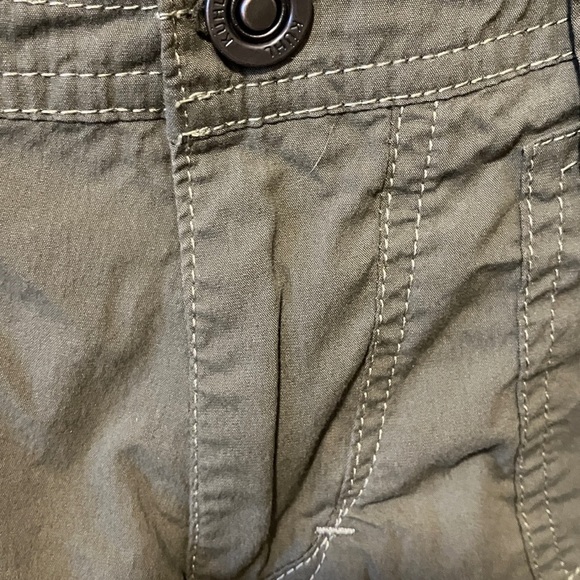 Women’s Kühl Sz 6 roll up green/grey cargo bermuda shorts - Picture 9 of 10